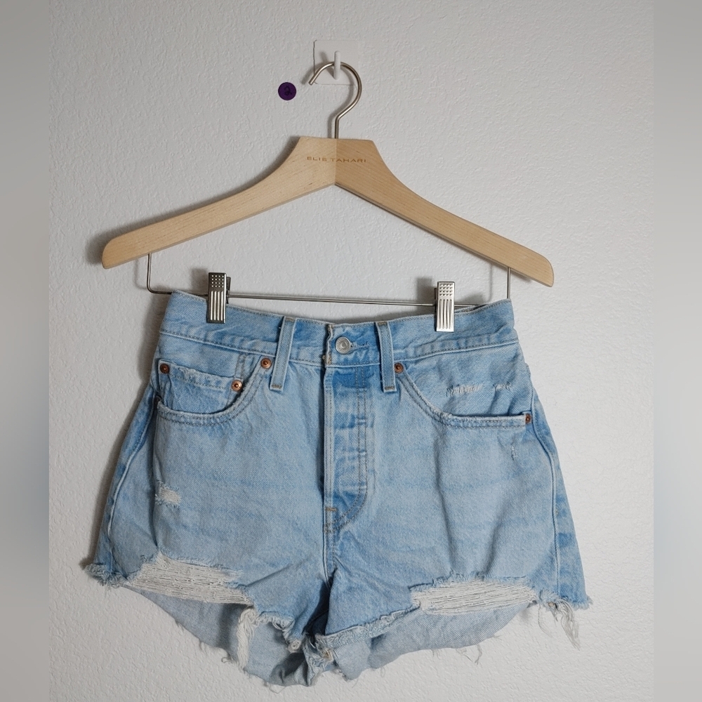 Levi's Women's Cutoff 501 Denim Shorts 26‎